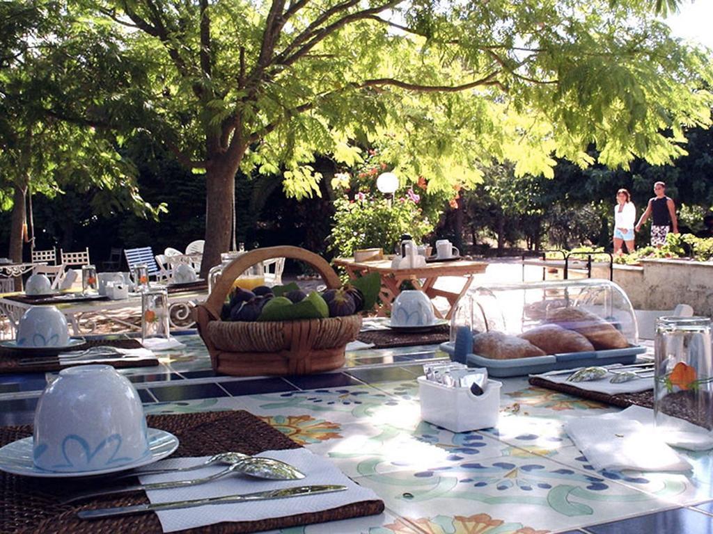 B&B Villa Giuliana Arnesano Exterior photo
